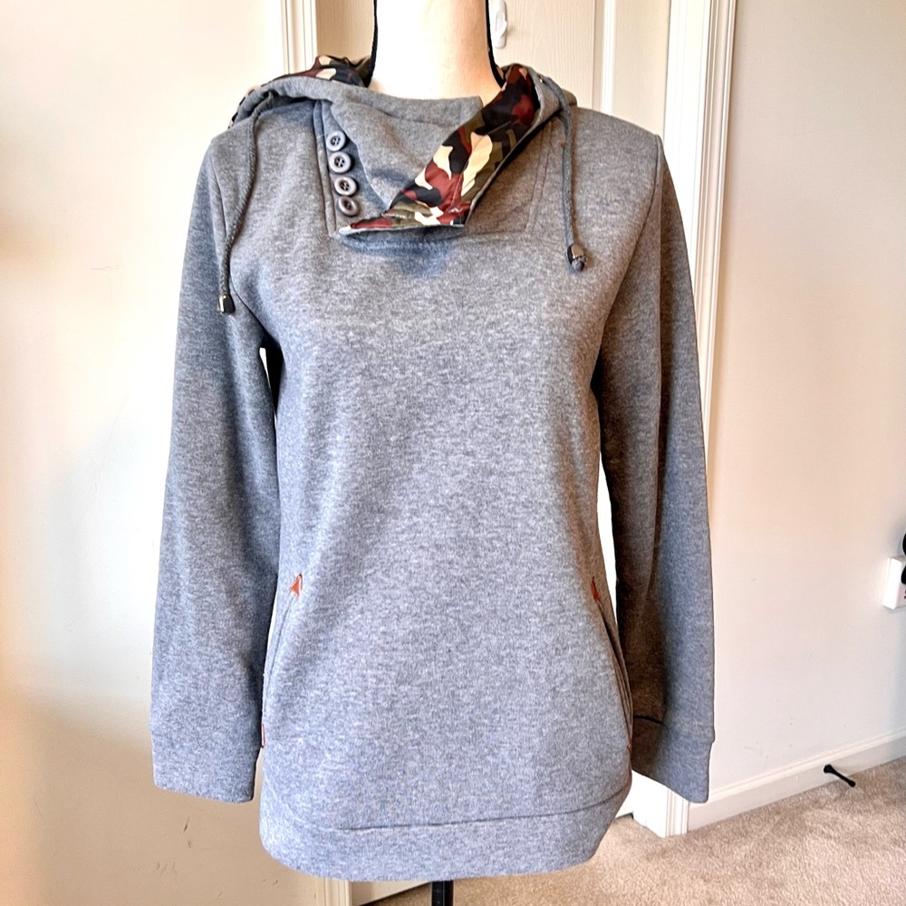 YISIDA Faux Suede Elbow Patch Camo Lined Hooded Sweatshirt—SZ. Medium